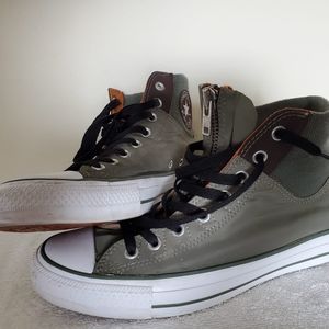 Mens 9.5 converse shoes